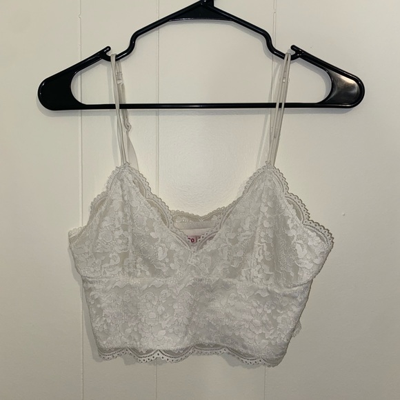 WHITE LACE CROP - Picture 2 of 3